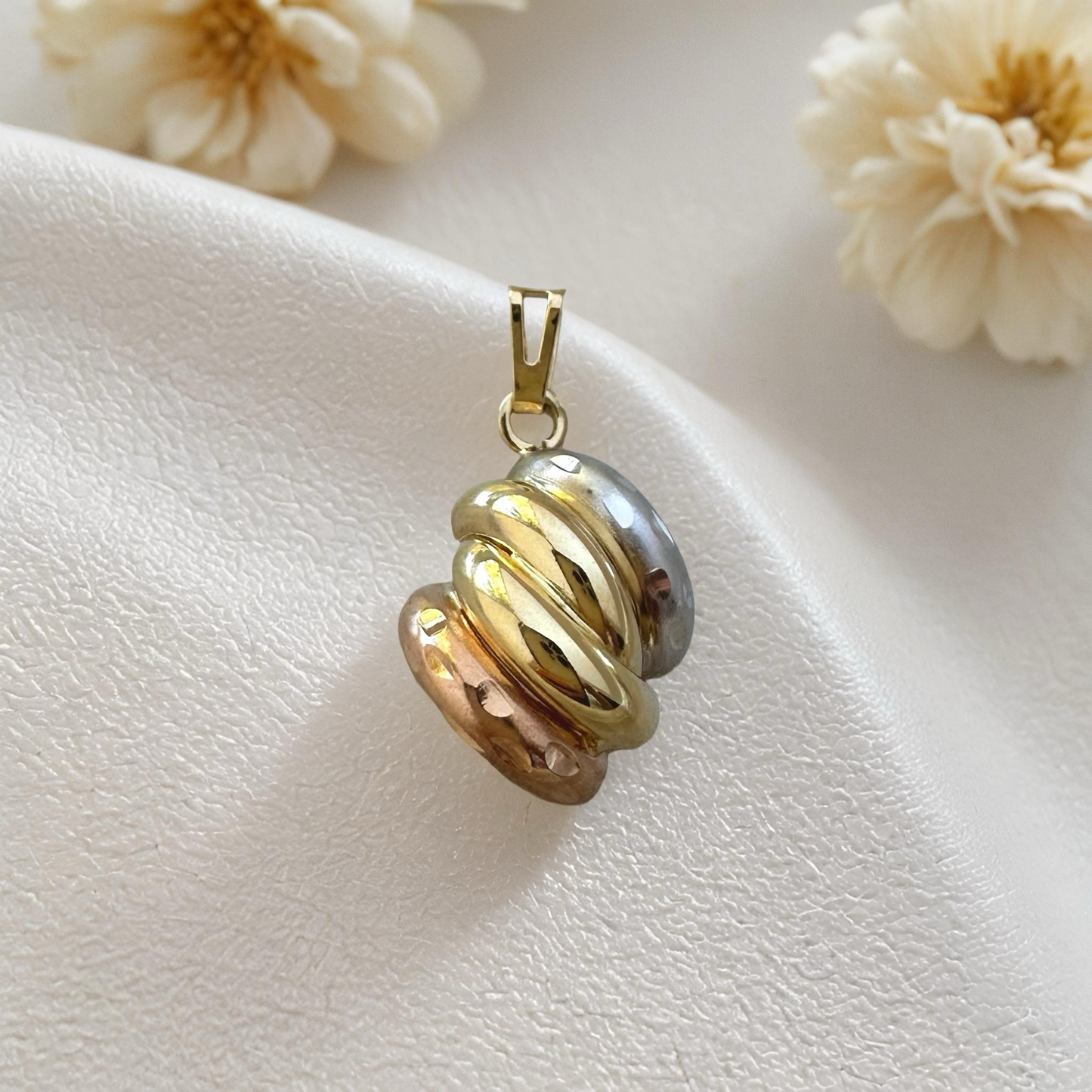 Tricolor Elegance Pendant