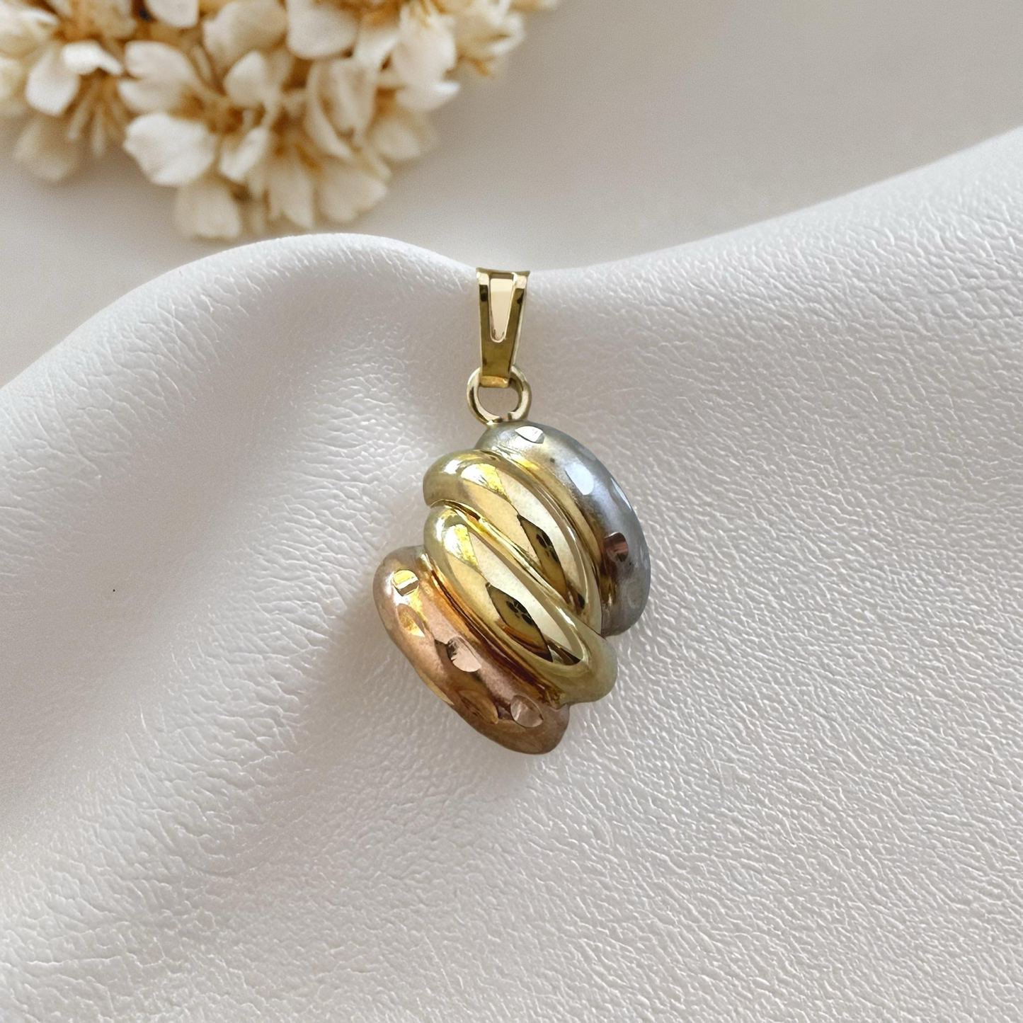 Tricolor Elegance Pendant