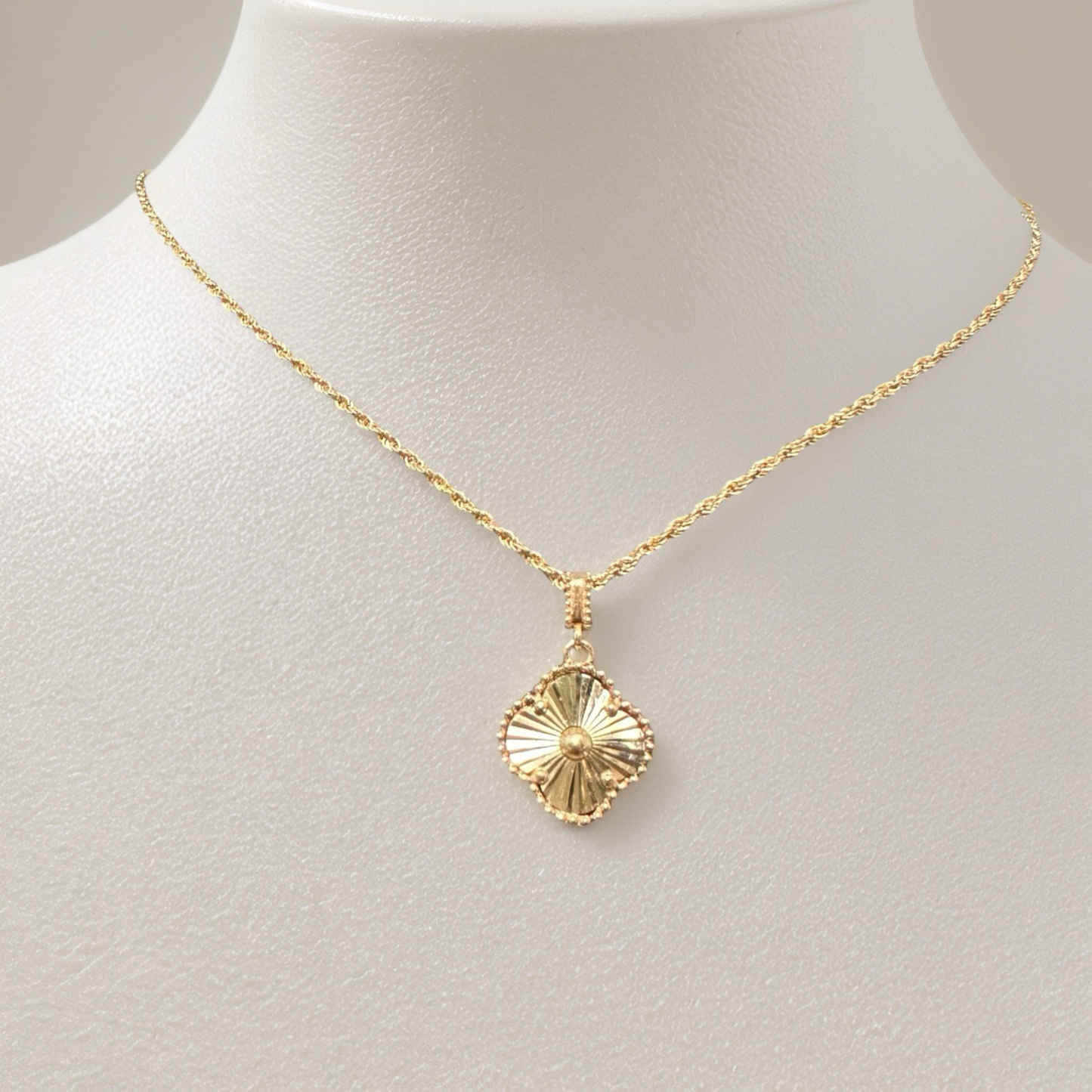 Floral Pendant Necklace