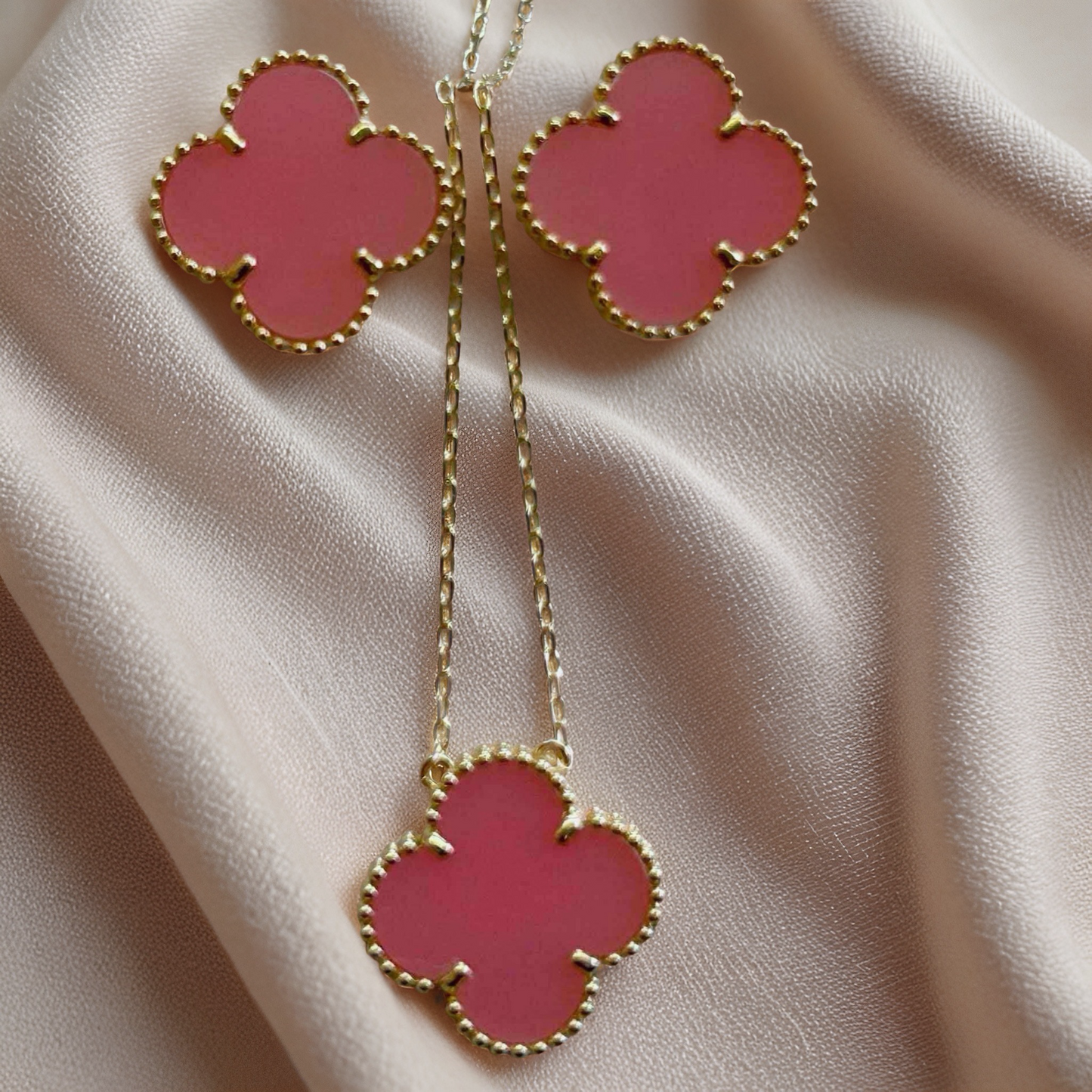 Pink Clover Enamel Set
