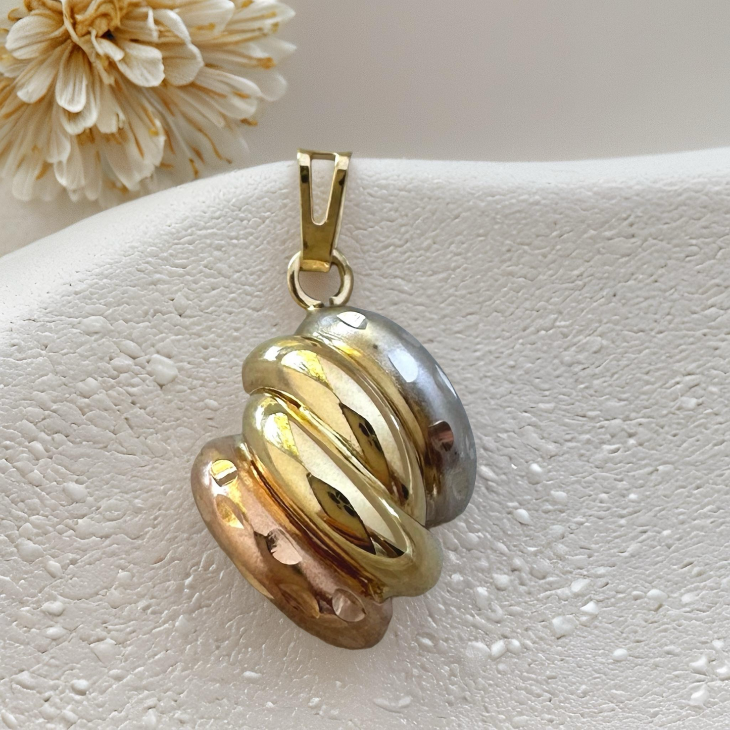 Tricolor Elegance Pendant