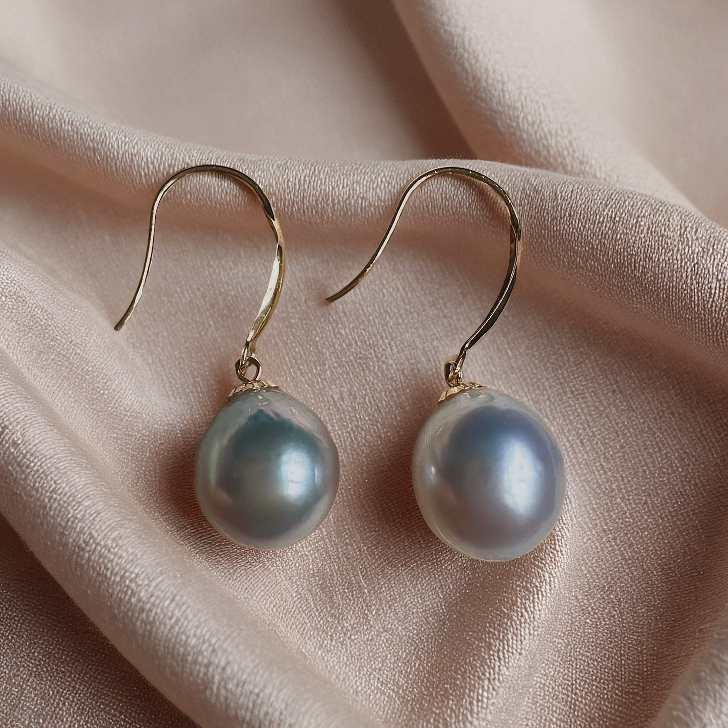 Grey South Sea Pearl Earrings – 18K Solid Gold